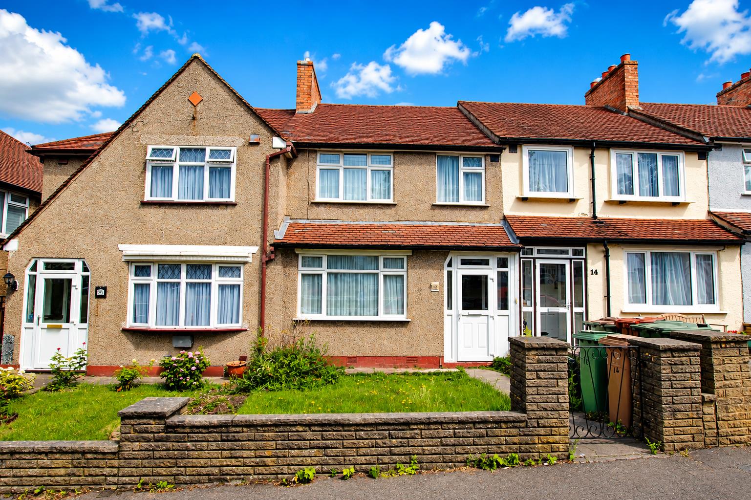 3 bed property in Stanley Square, Carshalton